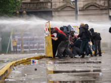 internacional/20261016/nuevas-movilizaciones-estudiantes-docentes-argentinos-terminan-batalla-campal_470407