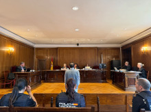espana/galicia/20261016/afronta-10-anos-carcel-intentar-matar-policia-detenerlo-clavar-lanza-exmujer-vigo_470570