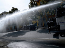 internacional/20261017/violentos-altercados-albania-entre-manifestantes-policias-durante-protestas-estudiantiles-directo_470717