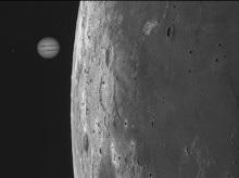 ciencia/20261017/imagenes-luna-devorando-jupiter-plena-luz-dia-sorprenden-comunidad-astronomica_470767