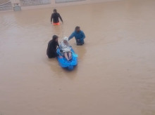 espana/comunidad-valenciana/20261019/asi-han-rescatado-canoa-anciana-atrapada-agua-oliva-dana-adam_471190