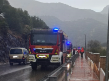 espana/andalucia/malaga/20261019/muere-conductor-desprendimiento-roca-sobre-coche-lluvias-benaojan-malaga_471479