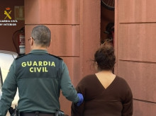 espana/galicia/20261020/detenida-cangas-robar-moviles-carteras-estafar-47000-euros_471749
