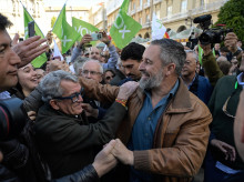 espana/galicia/20261023/vox-querella-contra-delegado-gobierno-galicia-autorizar-protesta-radicales-lado-acto_473078