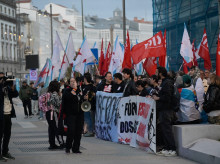 espana/galicia/20261021/radicales-separatistas-reventaron-acto-vox-coruna-concentran-subdelegacion-contra-policia_472381