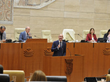 espana/20261022/socialistas-extremenos-votan-contra-mocion-apoyo-juez-biedma-frente-cloacas-psoe_472842