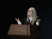 cultura/20261023/patti-smith-somos-mundo-rodea-podemos-revolucion-tierra_473295