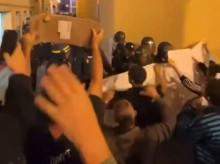 espana/baleares/20261023/extrema-izquierda-anida-caos-mahon-mitin-abascal-cargas-policiales-lanzamiento-objetos_473318