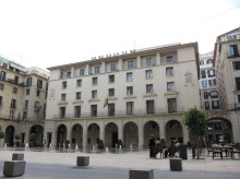espana/comunidad-valenciana/20261024/juicio-acusada-no-atender-madre-anciana-murio-pasar-varios-dias-tirada-suelo-vivienda_473445