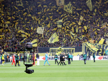 deportes/futbol/20261024/movil-estadio-aplaudida-recompensa-dortmund-aficionados_473450