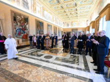 religion/vaticano/20261030/papa-marca-limites-eticos-inteligencia-artificial-jamas-deberia-confiar-maquina-decision-quitar-vida-humana_475653