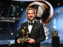 deportes/futbol/20261031/bayern-aficion-homenajean-kane-conquistar-balon-oro_476035