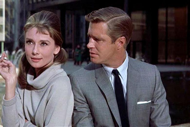 Audrey y George Peppard en Desayuno con diamantes