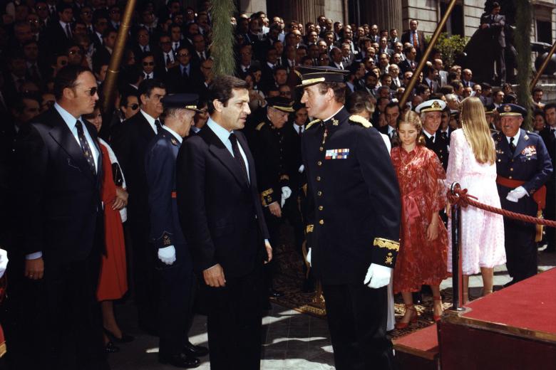 Saludo de S.M el Rey Don
Juan Carlos I, al Presidente
del Gobierno, D. Adolfo Suárez
González al finalizar el desfile
militar, 9 de mayo de 1978