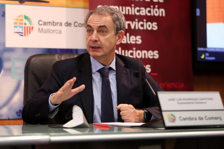 El expresidente del Gobierno, José Luis Rodríguez Zapatero, aconseja a Juan Carlos I que se "prepare" las respuestas antes de hablar y cree necesario un "gesto" hacia Felipe Vi