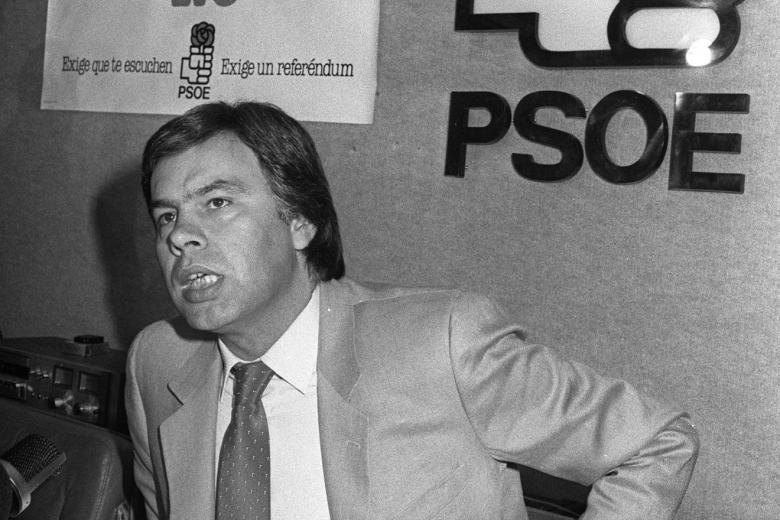 El PSOE de Felipe González inició una campaña para pedir un referéndum sobre la entrada de España en la OTAN