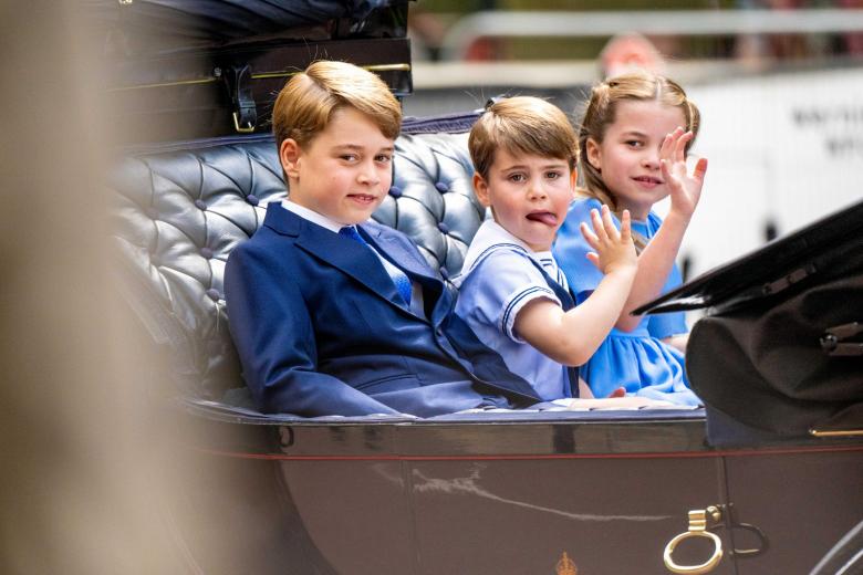 El Príncipe Jorge, el Príncipe Luis y la Princesa Carlota, hijos de los Duques de Cambridge