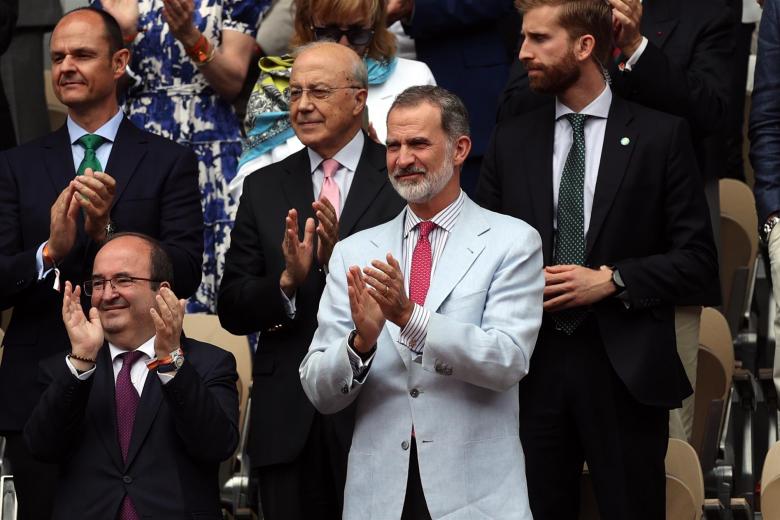 El Rey Felipe y el ministro de Cultura y Deporte Miquel Iceta