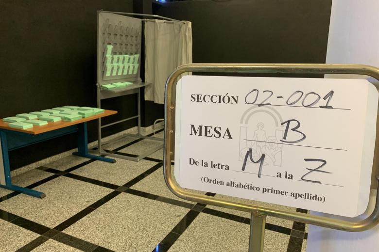 Imagen de unas papeletas de las elecciones andaluzas