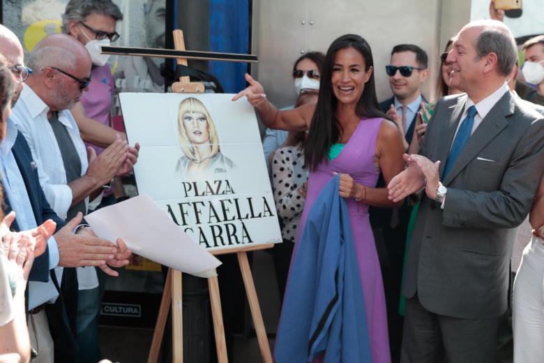 Sergio Japino and Begoña Villacis during the inauguration of the new Raffaella Carra square in Madrid. July 6, 2022