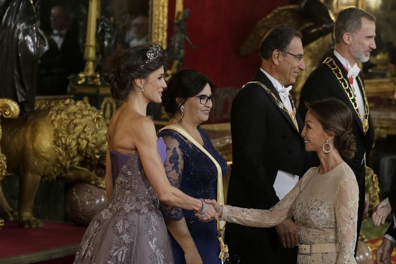 Los Reyes, durante el besamanos de una Cena de Gala ofrecida en el Palacio Real de Madrid, en febrero de 2019