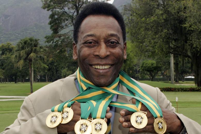 Pelé es todo un héroe en Brasil y considerado por muchos como el mejor futbolista de la historia
