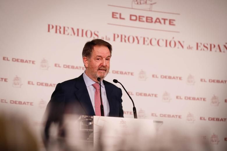 El director de El Debate, Bieito Rubido, interviene en un momento de la gala