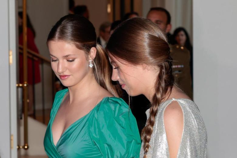 La Princesa Leonor y la Infanta Sofía durante la entrega de Premios Princesa Gerona 2023