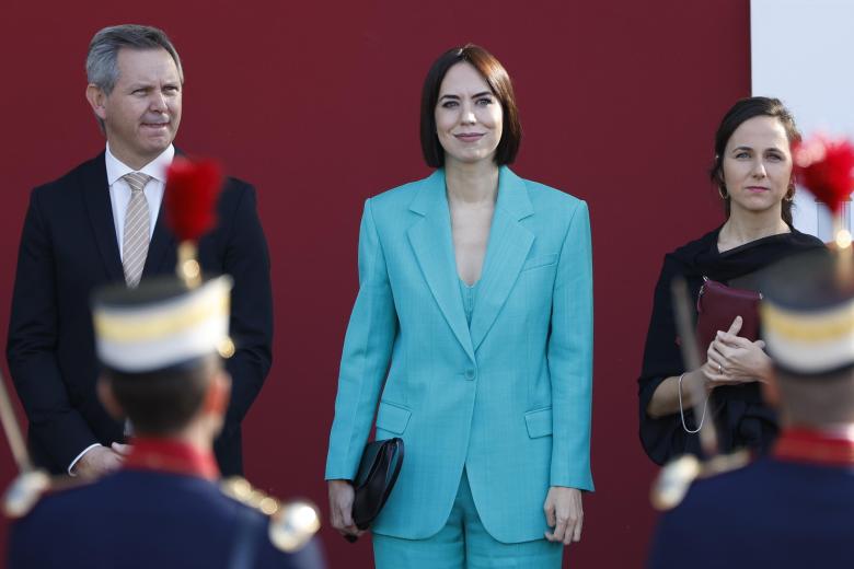 Los ministros Héctor Gómez, Diana Morant e Ione Belarra, este jueves durante el desfile del Día de la Fiesta Nacional en Madrid