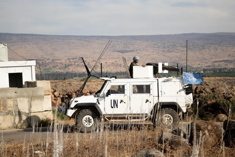 Un LMV Lince de UNIFIL patrulla la blue line