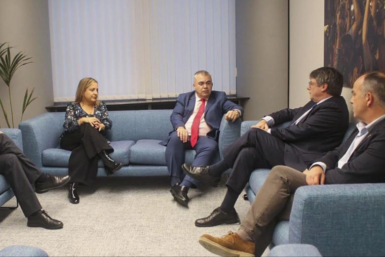 Carles Puigdemont y Santos Cerdán en la reunión del pasado lunes en el Parlamento Europeo