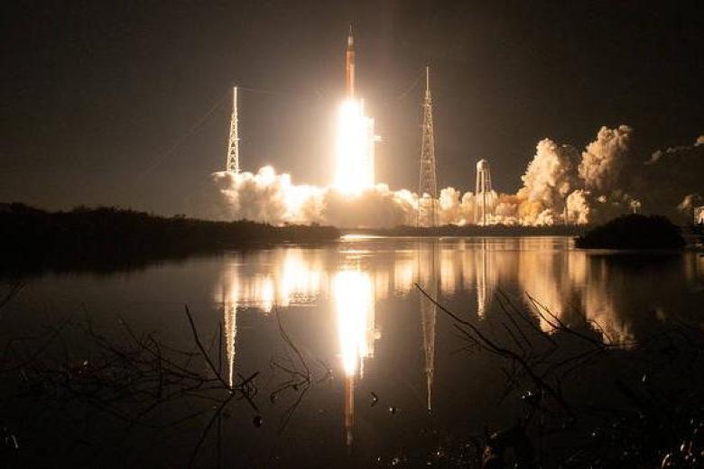 El cohete más poderoso del mundo y que transporta los lanzamientos de la nave espacial Orion en la prueba de vuelo Artemis I