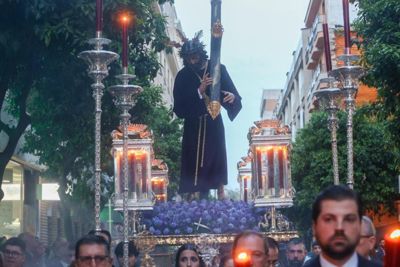 La imagen del Soberano Poder en su vía crucis