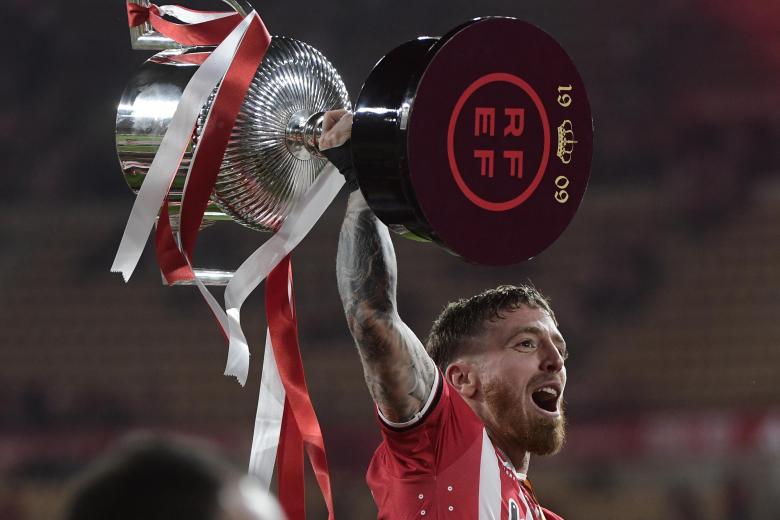 Muniain celebra la consecución de la Copa del Rey en la Cartuja