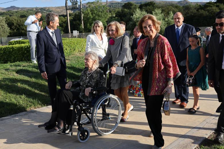 Mandatory Credit: Photo by Stefanos Rapanis/Athena Pictures/Shutterstock (14573964v)
Former Queen Sofia arrives
La Reina Sofía y su hermana Irene de Grecia han inaugurado una exposición sobre Picasso en Creta