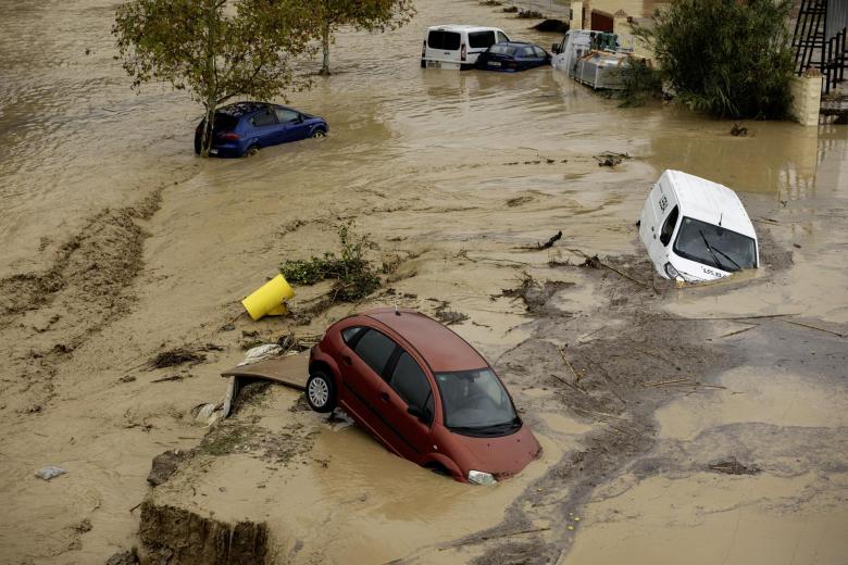 Imagen de Álora (Málaga) donde este martes se ha desbordado el río Guadalorce
