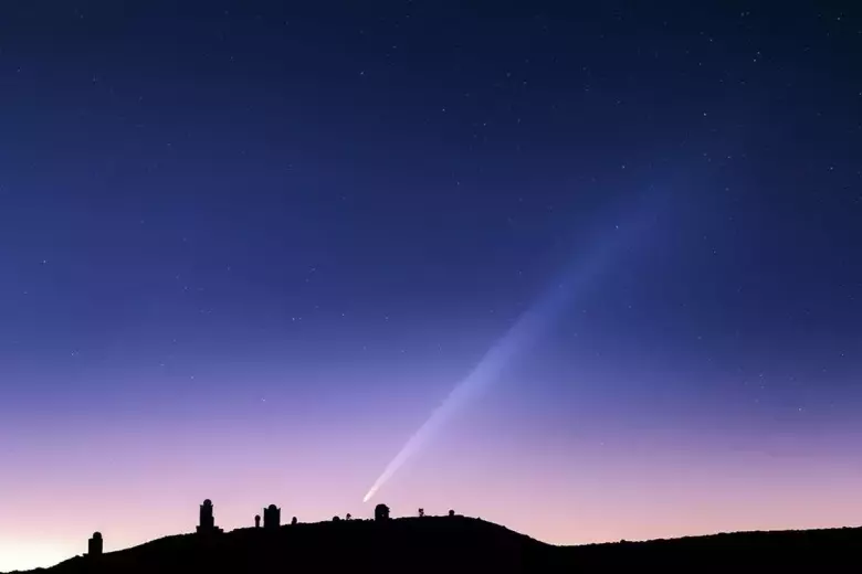 El Cometa C/2023 A3 observado el 1 de octubre de 2024 sobre el Observatorio del Teide (IAC)