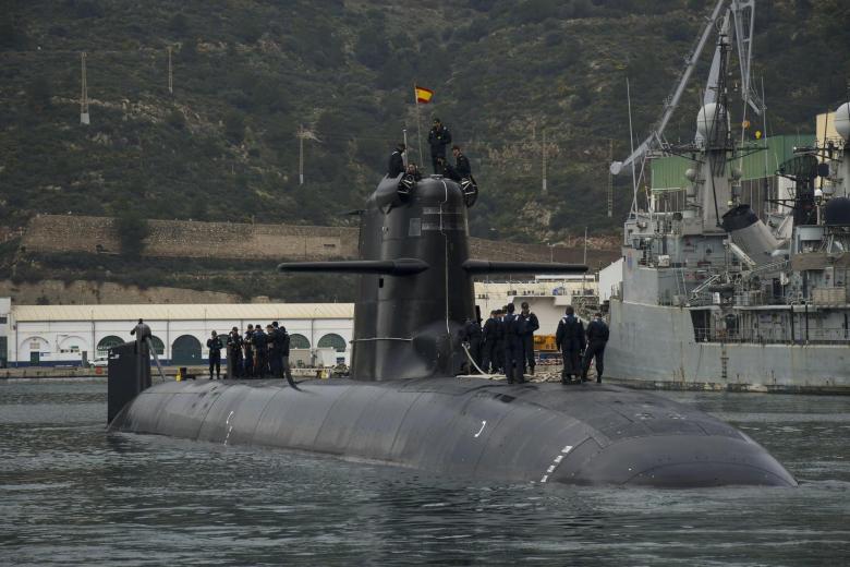 El submarino S-81 Isaac Peral ha comenzado su primera navegación nacional desde el Arsenal de Cartagena