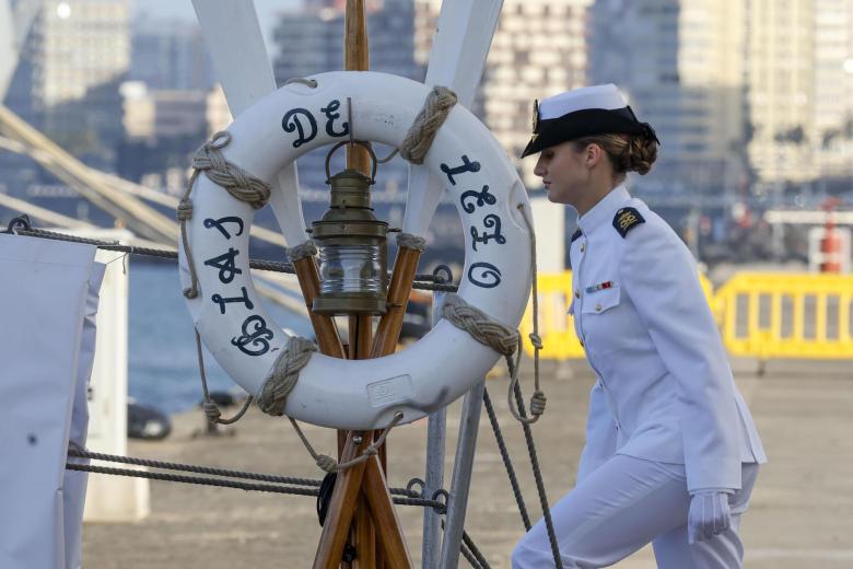 La Princesa Leonor, a su llegada a la fragata Blas de Lezo