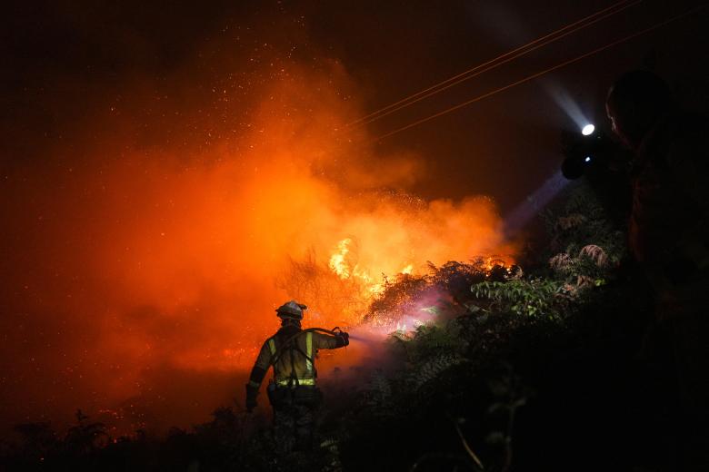 INCENDIO BARRIO DE CUDEIRO, CIUDAD DE OURENSE: OURENSE 28/07(22