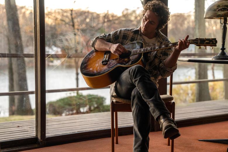 Jeremy Allen White interpreta a Bruce Springsteen