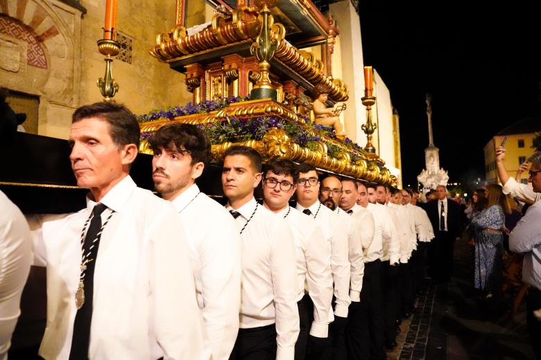 Los detalles del Via Crucis Magno de Córdoba, en imágenes