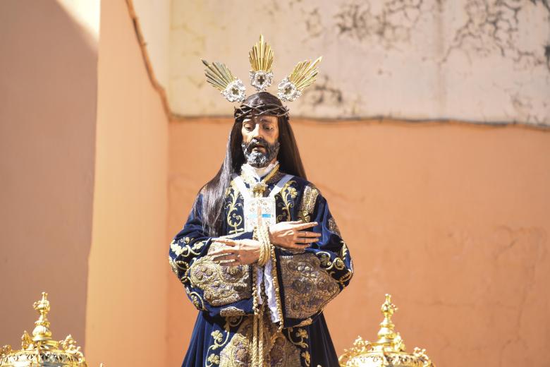 Hermandad del Rescatado durante su salida el Domingo de Ramos