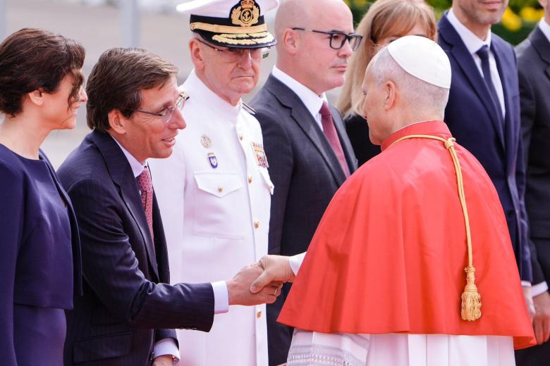 Almeida recibe al Papa León XIV