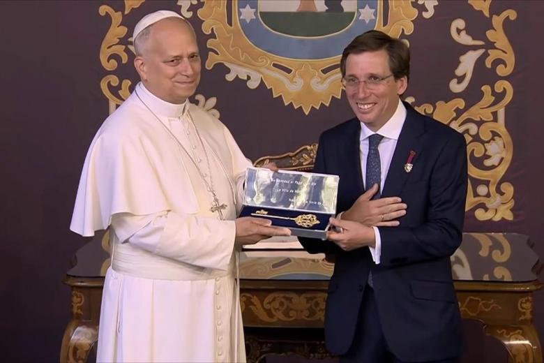 El Papa León XIV recibe la Llave de Oro de Madrid