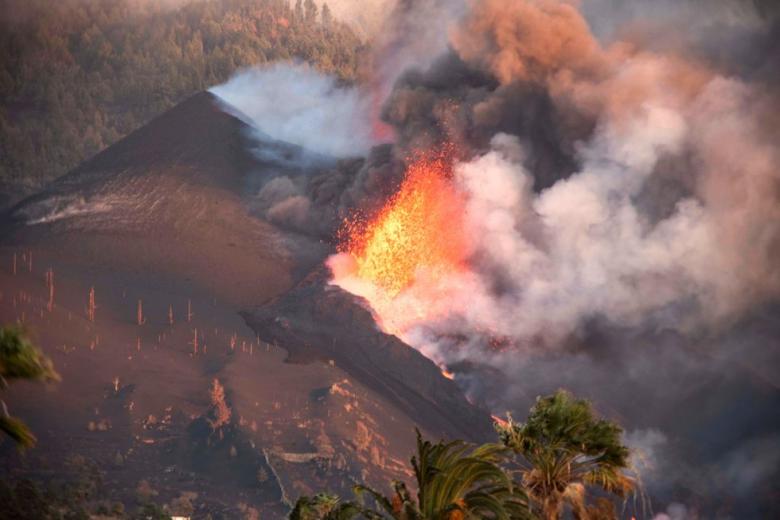 La lava del volcán Cumbre Vieja
