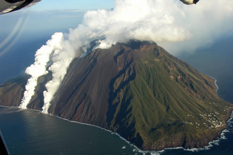 El volcán de Estrómboli es una de las más bellas islas del espectacular archipiélago volcánico de las Eolias