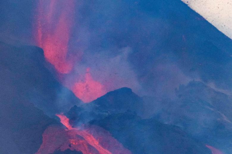 La segunda fajana está a 150 metros del mar, la lava cubre más de 480 hectáreas y ha afectado a 1.149 edificaciones. La parte positiva es que los aeropuertos recuperan la normalidad.