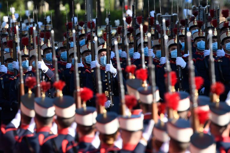 Después de un año de ausencia, los militares volvieron a celebrar en las calles de Madrid el día de la Fiesta Nacional