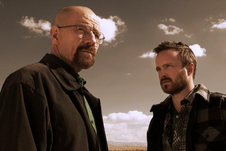 Breaking Bad (2008-2013)
Tampoco puede considerarse una sorpresa la inclusión en la lista de Breaking Bad, una serie acostumbrada también a figurar entre las mejores series del siglo XXI. Bryan Cranston y su sólida interpretación de Walter White tienen buena parte de culpa de que sea así